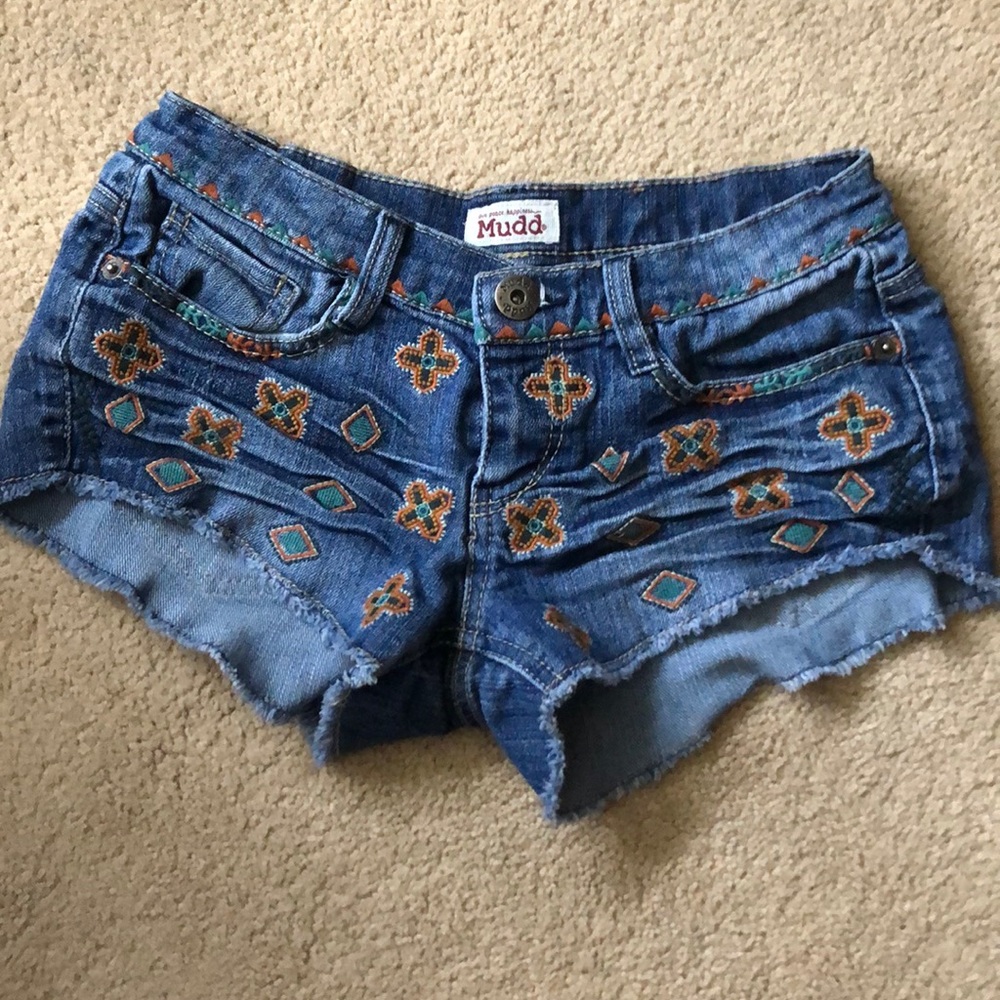 Adorable Patterned Jean Shorts